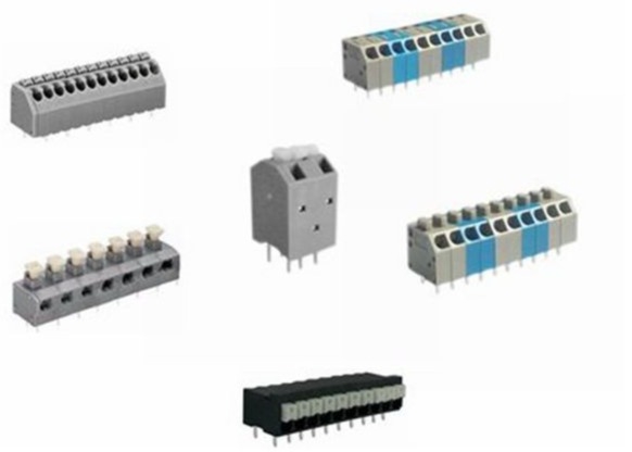 2P-28P πίσσα 3.50mm τελικός φραγμός τύπων ανοίξεων 300v κολπίσκος καλωδίων 45 βαθμού